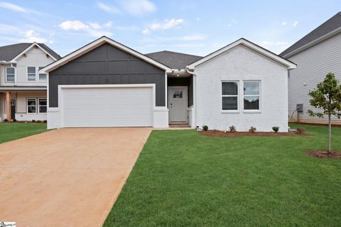 605 Silver Fir Street active home in Evergreen Hills, Piedmont, SC