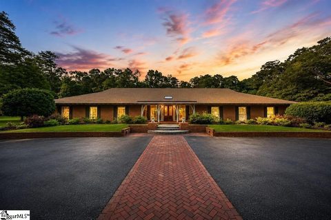 325 Lanham Circle active home in Calhoun Lakes, Spartanburg, SC