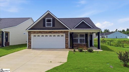 419 Bud Farmer Place active home in Farmers, Inman, SC
