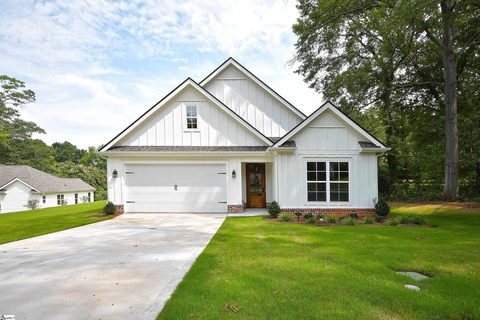 Homes in Higgins Estate, Easley