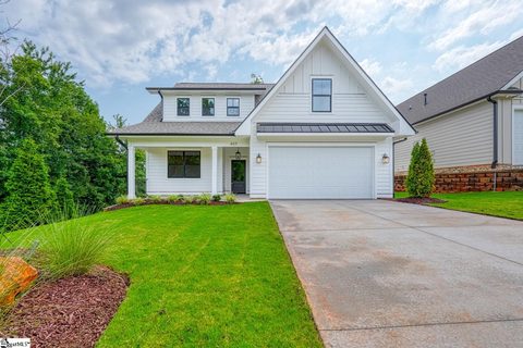 407 Brunswick Lane active home in Villas At Woodfin, Inman, SC