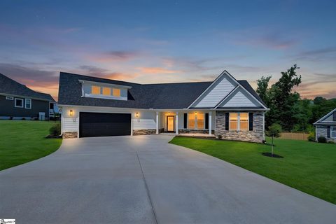 309 Blue Rock Court active home in Tubbs Mountain Estates, Travelers Rest, SC
