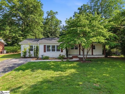 205 Walker Springs Road pending home in Coral Ridge, Taylors, SC