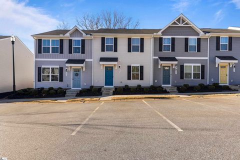 325 Cinerea Way pending home in Walnut Hill Townes, Greer, SC
