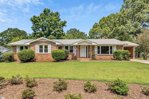 402 Springwood Drive active home in Maxwell Hills, Spartanburg, SC