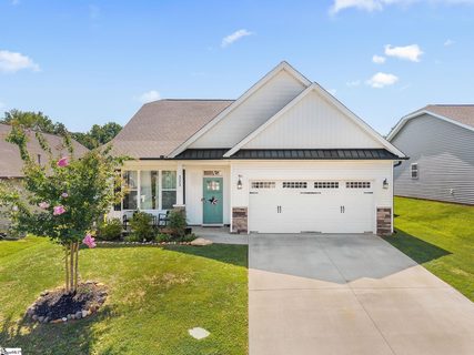 323 Barnhill Court pending home in Forest Ridge, Greenville, SC