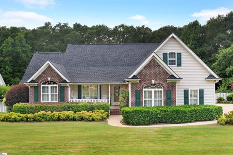 210 Camperdown Court pending home in Belmont Plantation, Easley, SC