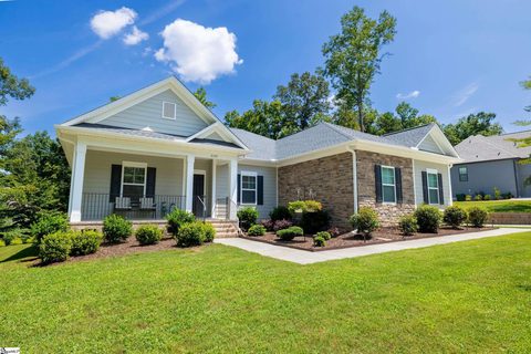3103 Chatham Drive active home in Cross Creek Plantation, Seneca, SC