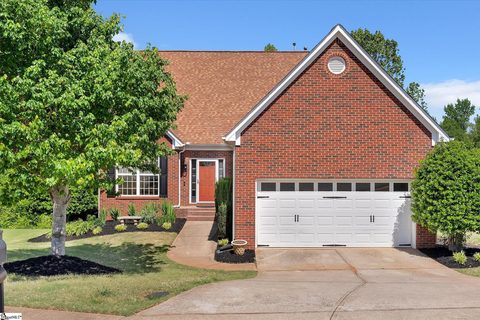 Homes in St James Place, Greer