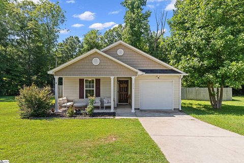 214 Old Timber Road active home in Timberwood Acre, Woodruff, SC