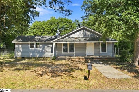 322 W Wilburn Avenue active home in Westview, Greenville, SC