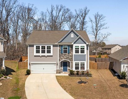 304 Videre Woods Court active home in Harvest Glen, Piedmont, SC
