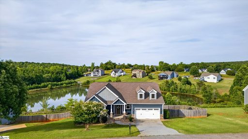 977 Garnet Circle pending home in Stone Creek Falls, Chesnee, SC