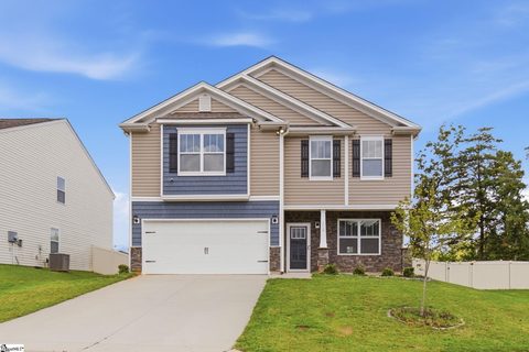 219 Darrowby Way active home in Hartridge Manor, Simpsonville, SC