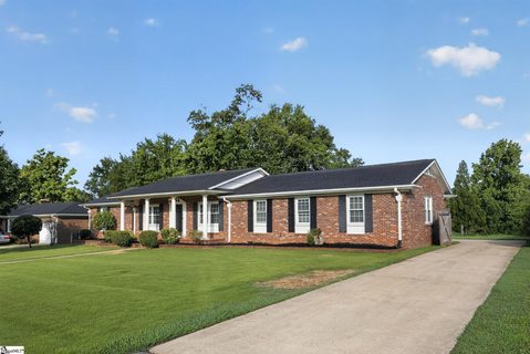 A home in Bishop Heights