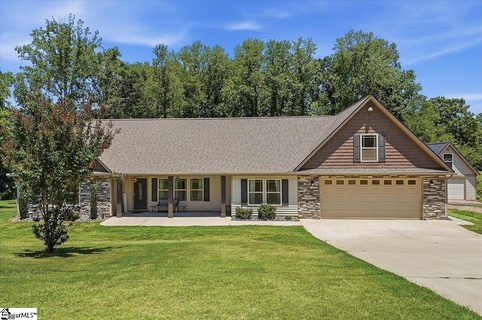 132 Holston Valley Circle active home in Holston Valley Estates, Inman, SC