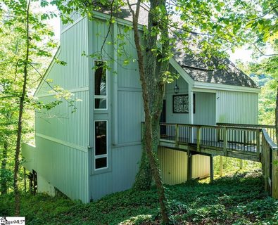 14 Persimmon Lane active home in Altamont Forest, Greenville, SC