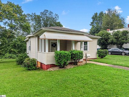 33 Lawrence Street pending home in Pacific Mills, Lyman, SC