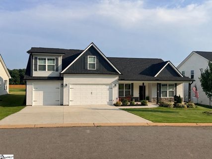 203 Legacy Lane active home in Legacy Farms, Pickens, SC