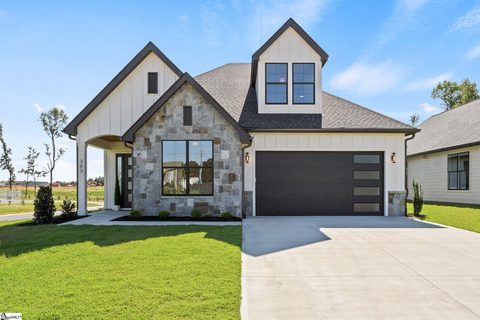 Homes in Manegate Cottages, Greer