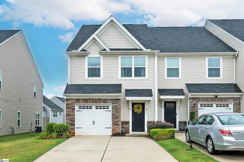 411 Huntingdale Place active home in Brookwood Commons, Simpsonville, SC