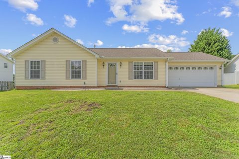 206 Juniper Leaf Way active home in Juniper Ridge, Greer, SC