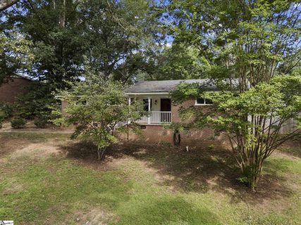 207 Seminole Drive pending home in Westwood, Simpsonville, SC
