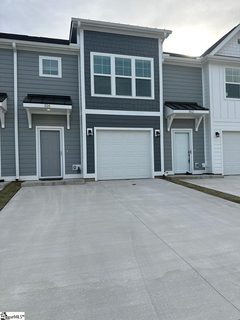 320 Lion Heart Lane pending home in East Fairview Townhomes, Greer, SC