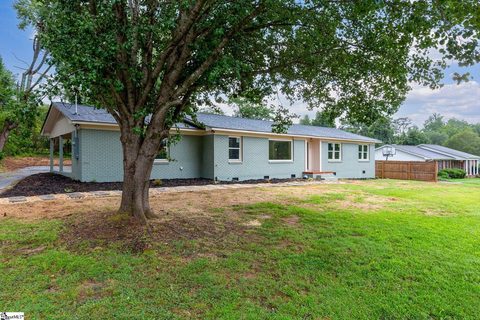 128 Galaxie Place pending home in Pierce Acres, Spartanburg, SC