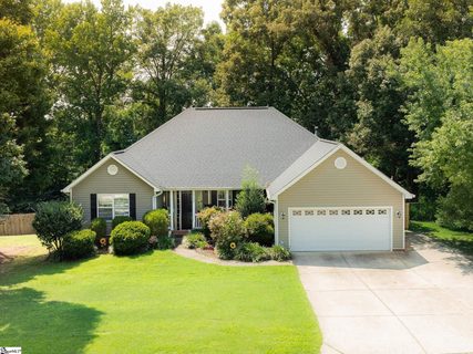 240 Watercourse Way pending home in Woodlands At Walnut Cove, Greer, SC
