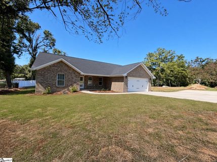 30 Whiteside Street active home in Walden Estates, Spartanburg, SC