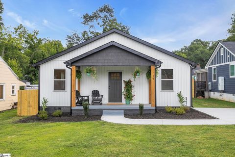 17 Sitka Avenue active home in Nicholtown, Greenville, SC