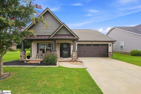 400 Terilyn Court active home in Stalling Heights, Greenville, SC