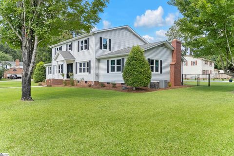 701 Chestnut Street active home in College View, Clinton, SC
