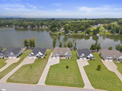 Homes in Bruce Harbor, Lyman