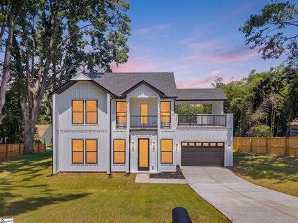 202 Pine Street active home in Alice, Easley, SC