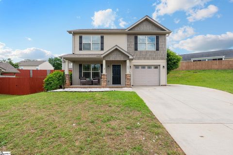 205 Mariner Court active home in Chartwell Estates, Greer, SC
