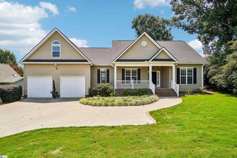 Homes in Lennox Lake, Simpsonville