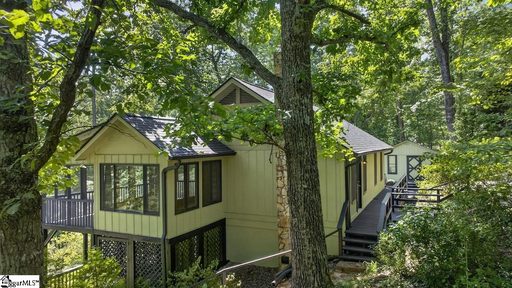 187 Caledonia Road active home in Lake Lanier, Landrum, SC