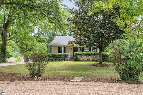 118 Dixie Avenue active home in Overbrook, Greenville, SC