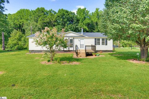 95 S Manley Drive active home in Paris View, Taylors, SC