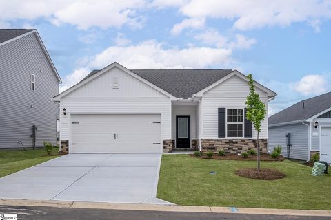 1404 Wild Indigo Way active home in Henson Creek Farms, Moore, SC