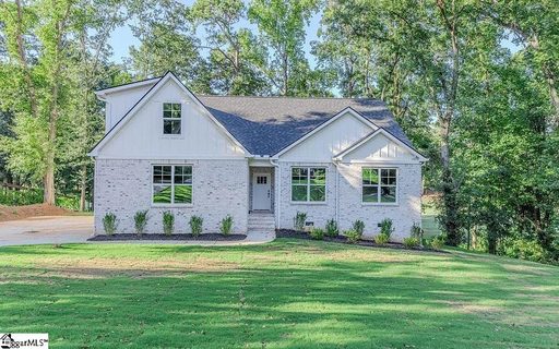 513 Quail Hollow Road active home in Cobbs Glen, Anderson, SC