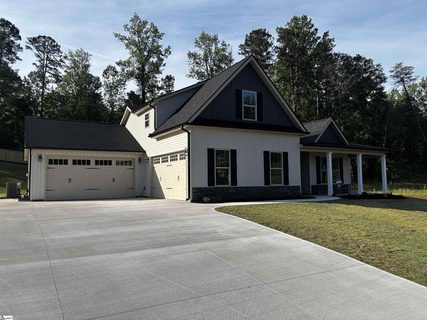 109 Powell Court active home in Hinton Farms, Easley, SC