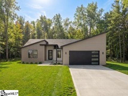 2016 Blessed Drive active home in Innova Estates, Inman, SC