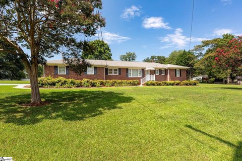 107 Morgan Circle pending home in Roland Heights, Simpsonville, SC