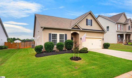 380 Meadowpark Lane active home in Myers Park, Duncan, SC