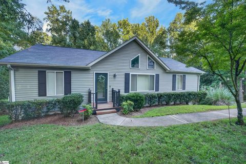 1509 Winding Way active home in Peppertree, Taylors, SC