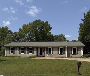 210 Tanner Road active home in Edwards Forest, Taylors, SC