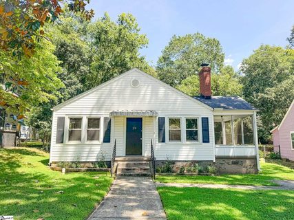 29 Skyland Drive pending home in Skyland, Greenville, SC